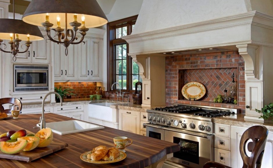 Кухни с очагом в классическом стиле