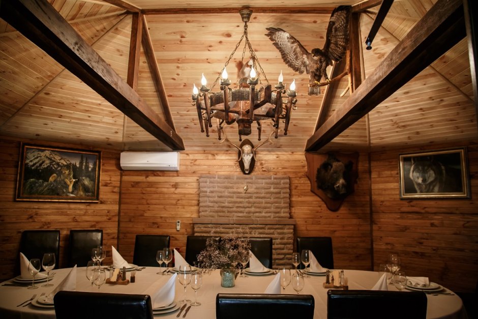 Кафе в стиле охотничьего домика