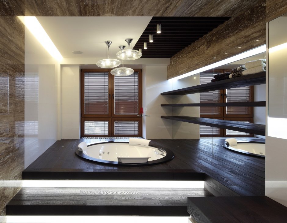 Отдельностоящая ванна на подиуме