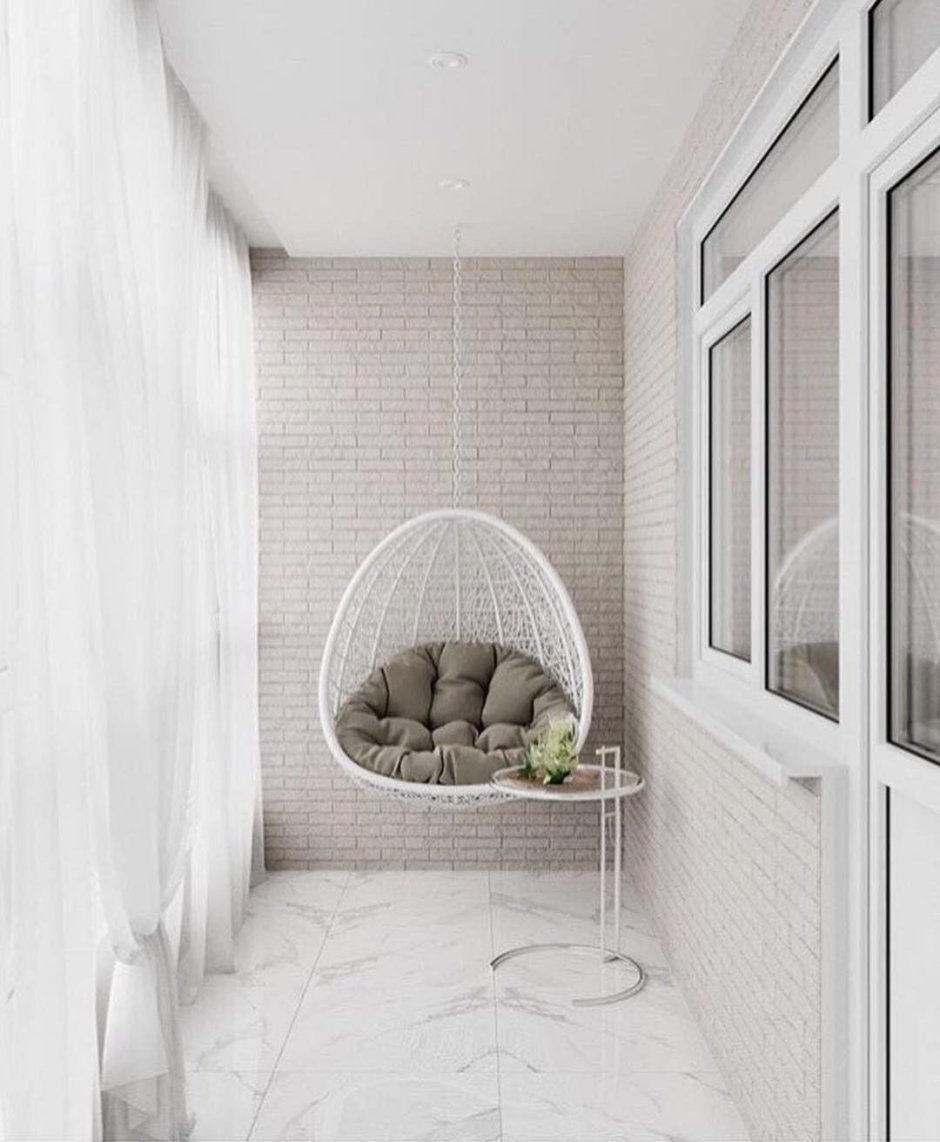 Декоративный кирпич на балконе