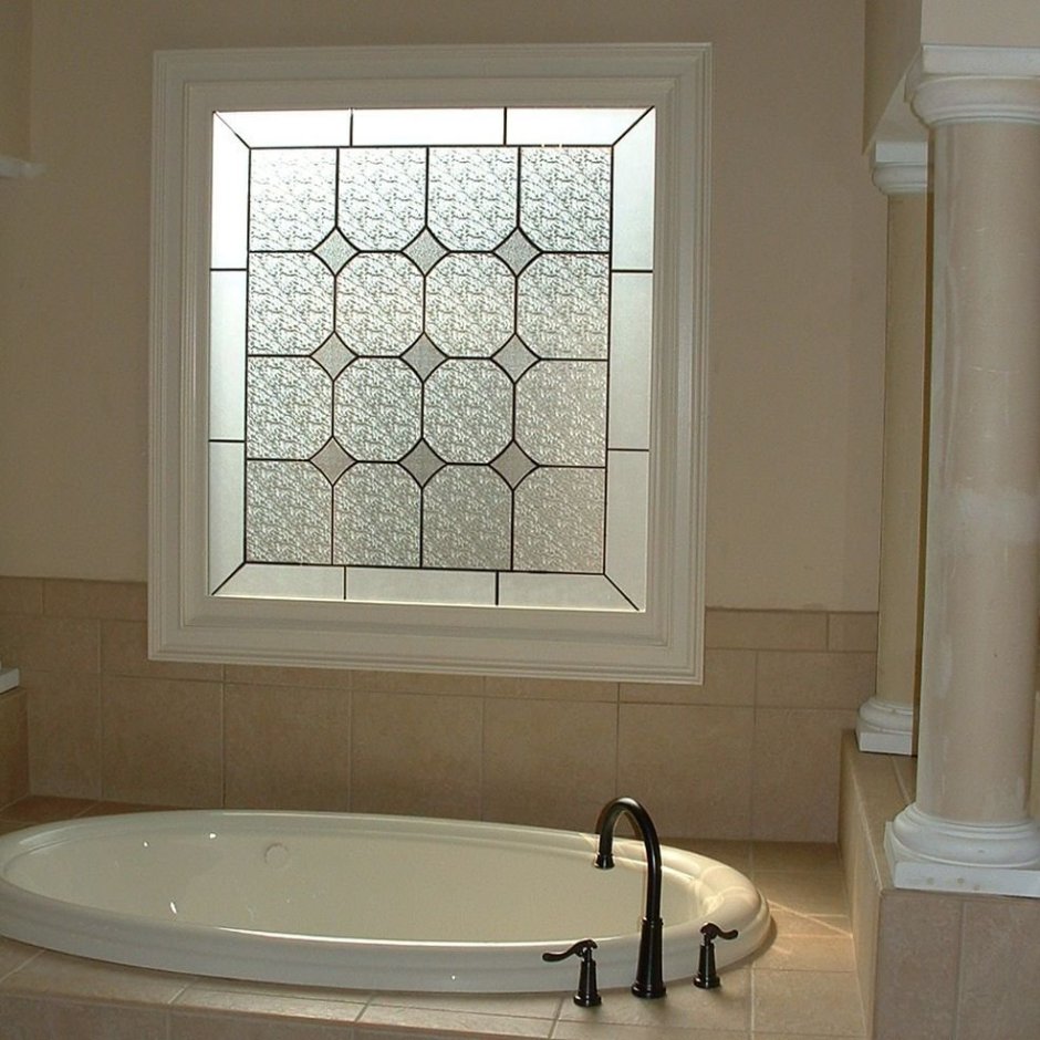Витражное окно в ванной