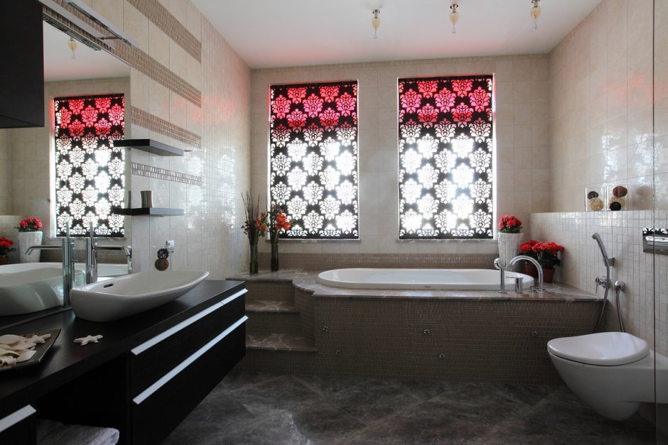 Фальш окно в ванной комнате с подсветкой