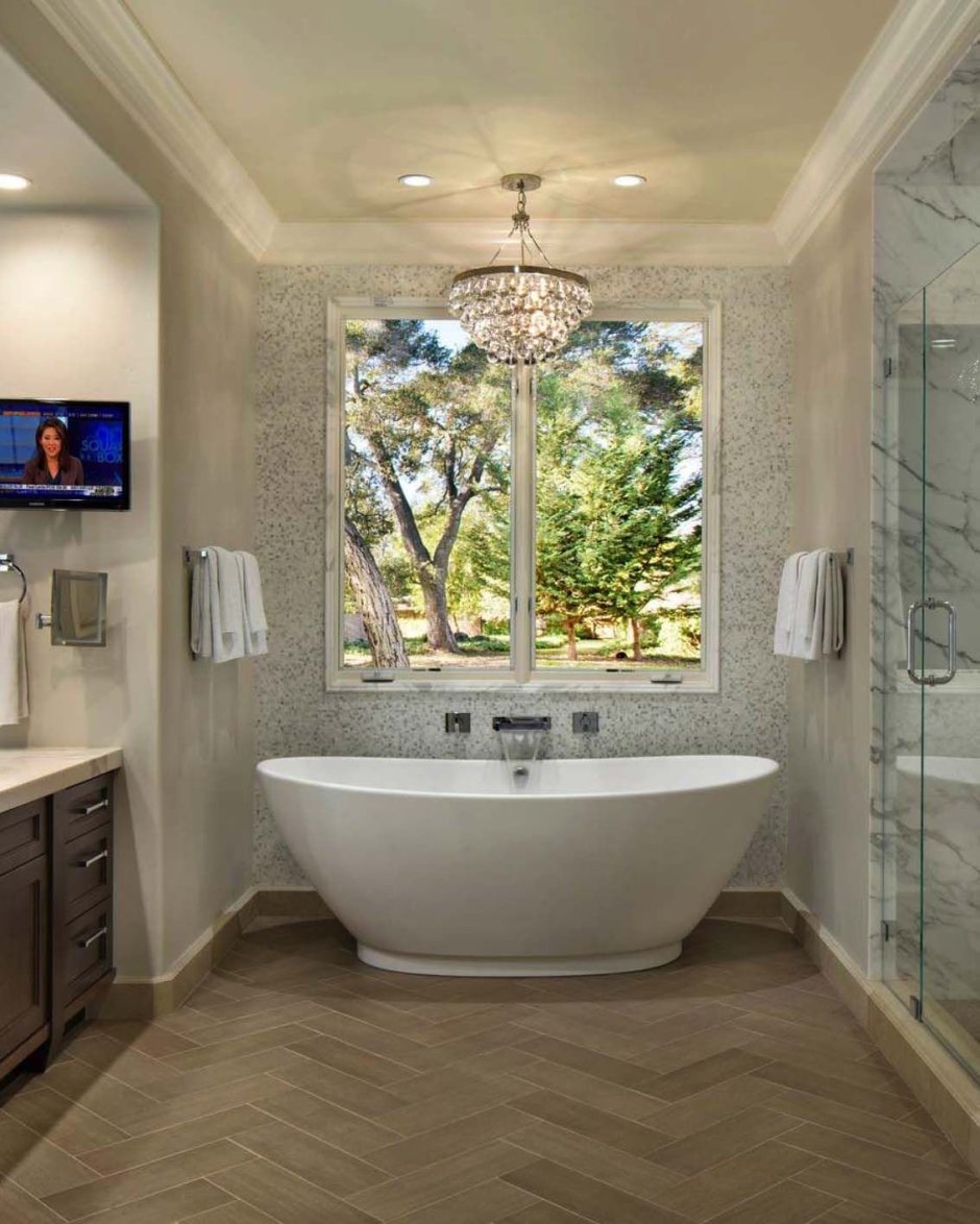 Ванная комната с окном