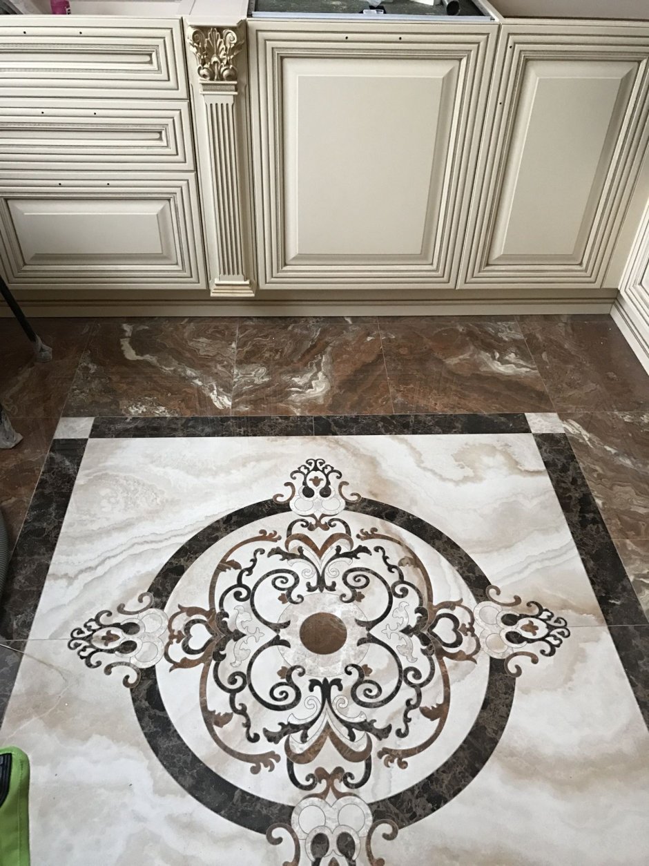 Напольное панно из плитки