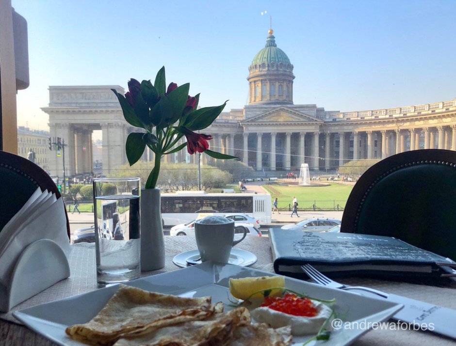Отель с видом на Казанский собор