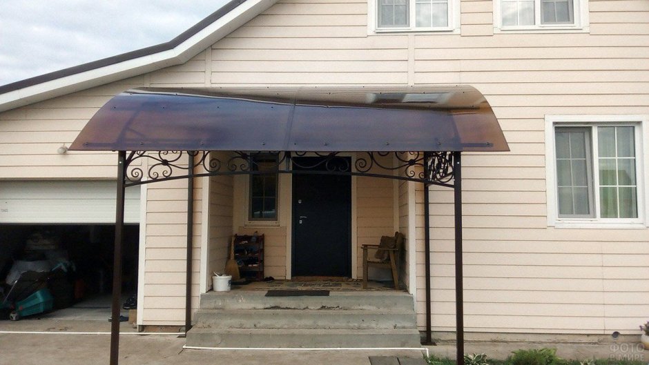 Крыша над крыльцом из поликарбоната