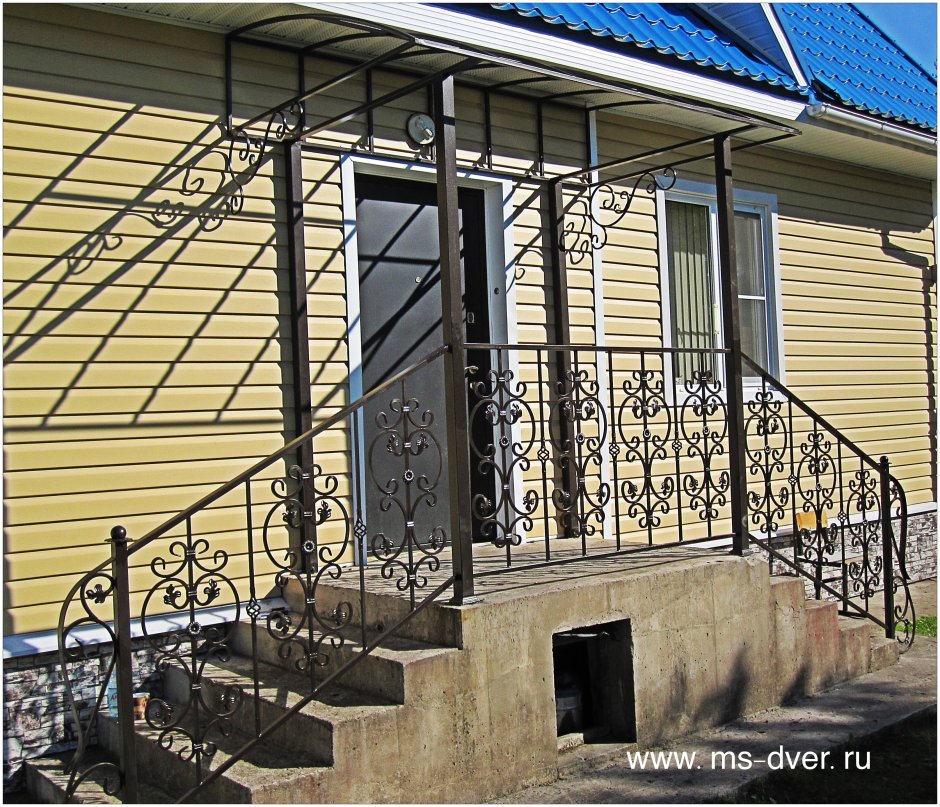 Навес с перилами для крыльца