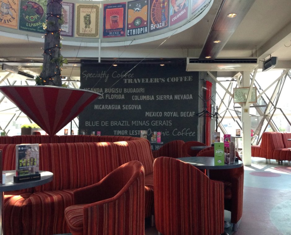 Золотой бильярдный шар