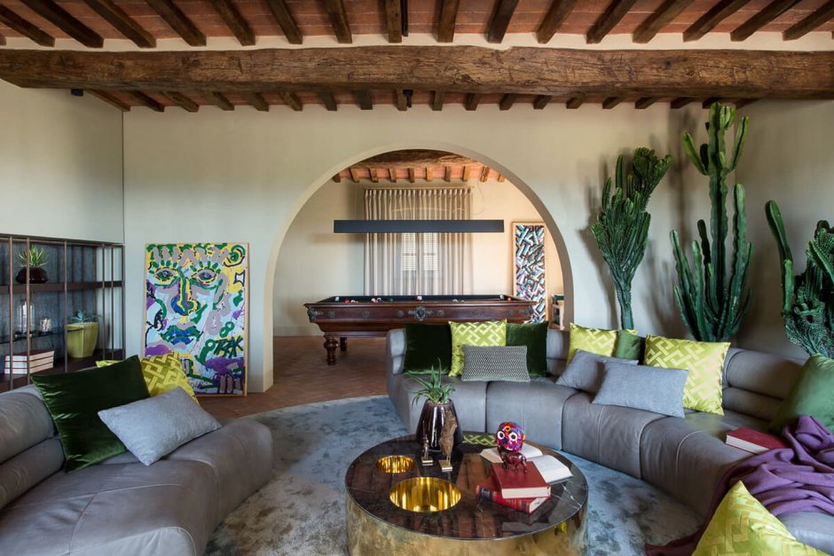 Дом в испанском колониальном стиле