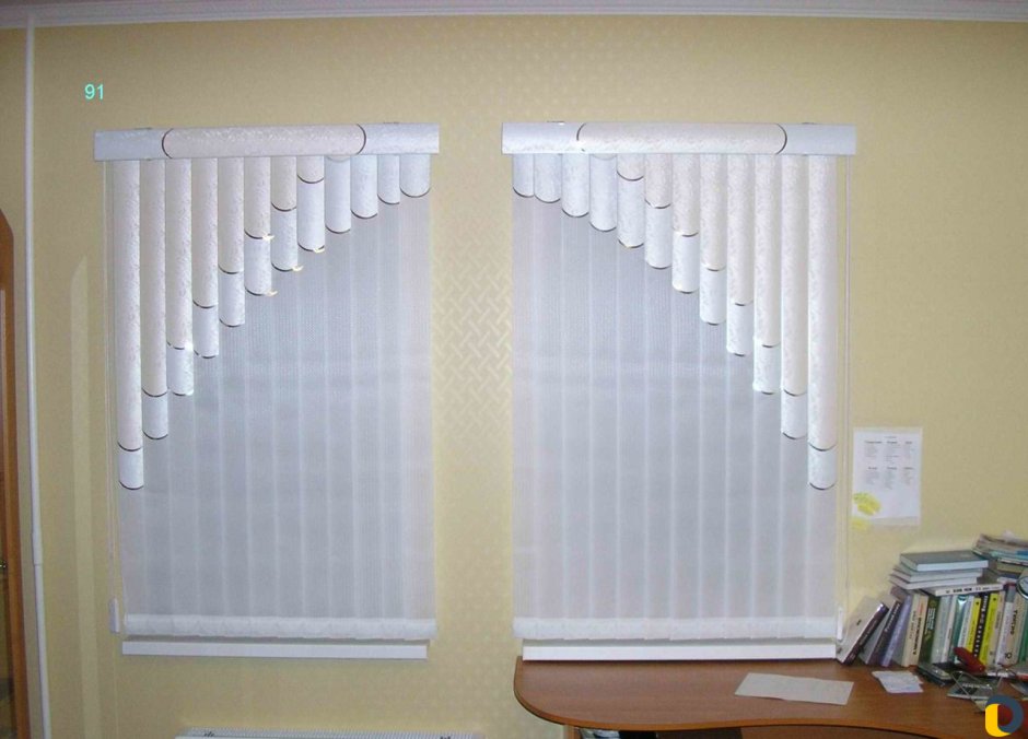 Жалюзи вертикальные короткие на окна