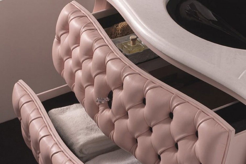 Мебель обитая кожей