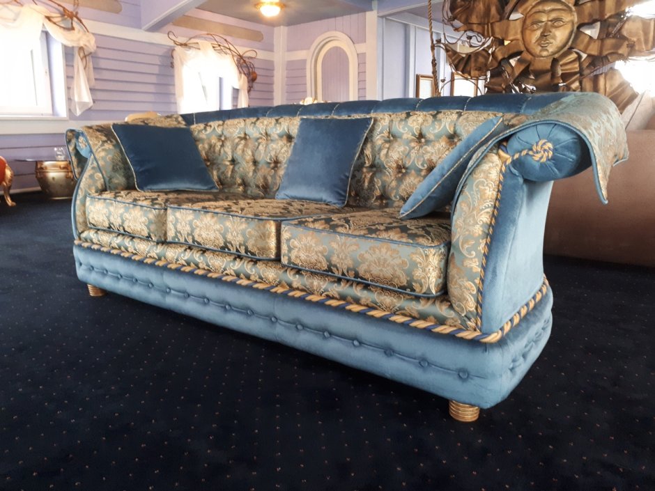 Диван с пиковкой