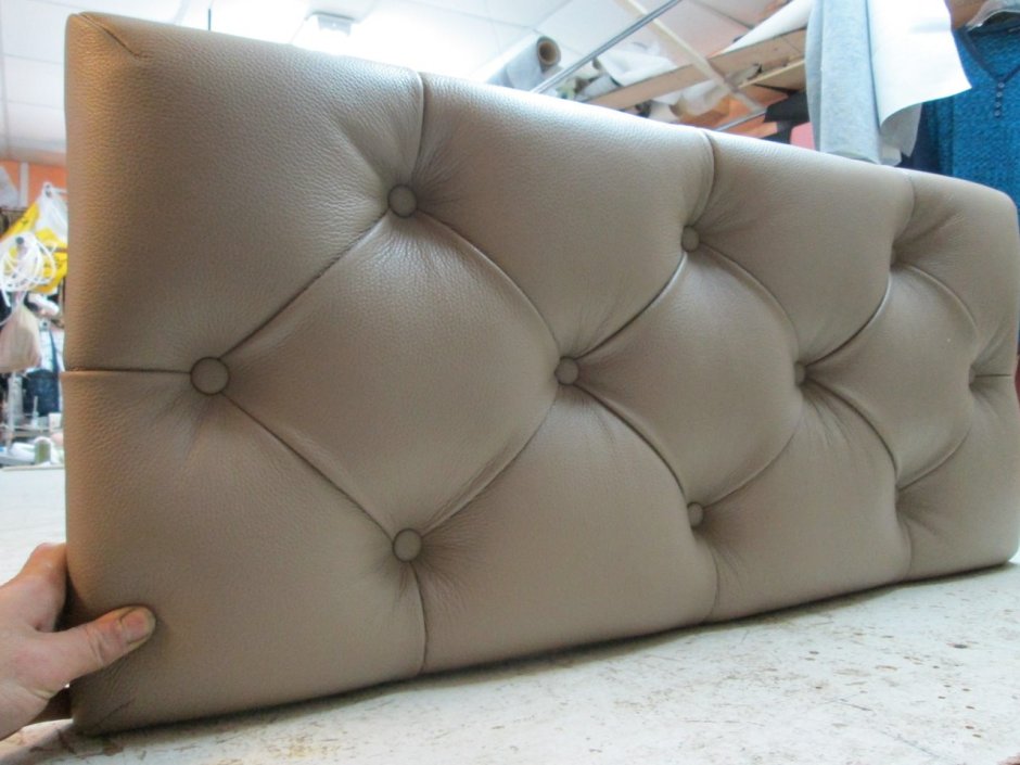 Утяжка пуговицами мягкой мебели