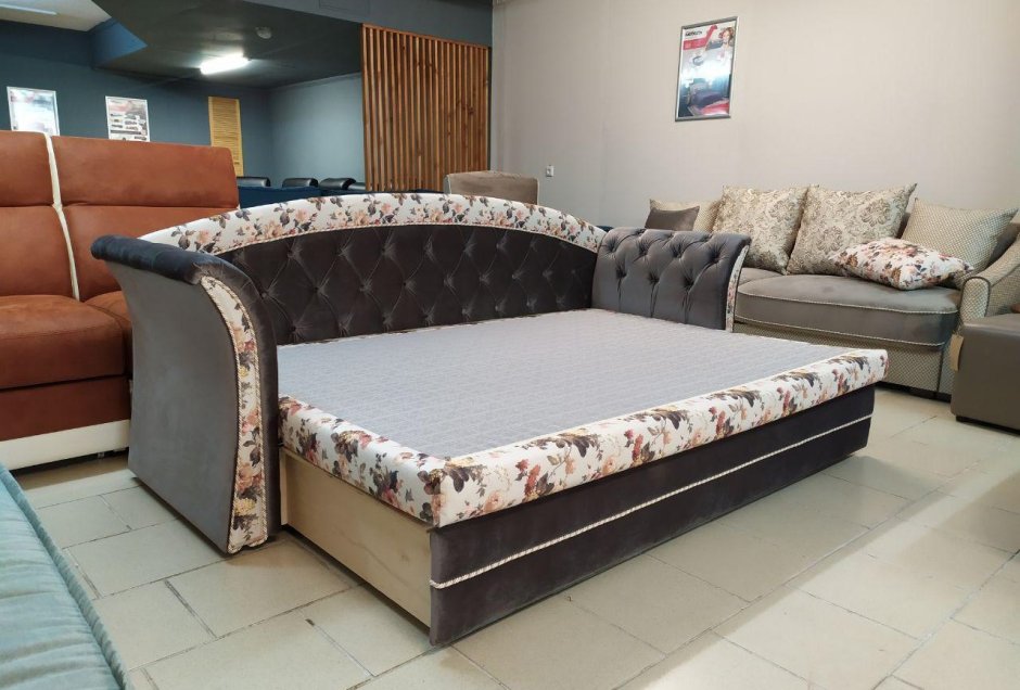 Диван с пиковкой