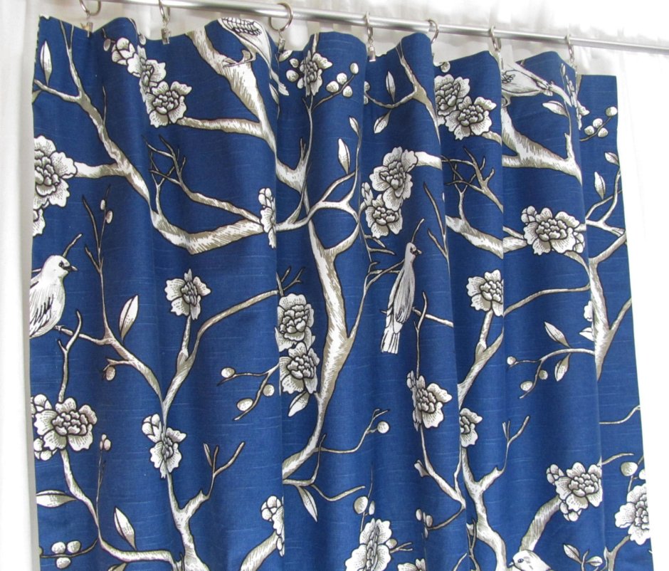 Шторы в синий цветочек