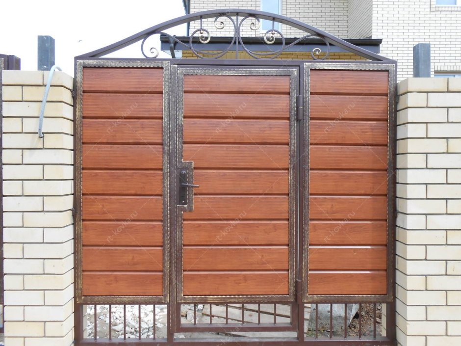 Ворота распашные из металлосайдинга