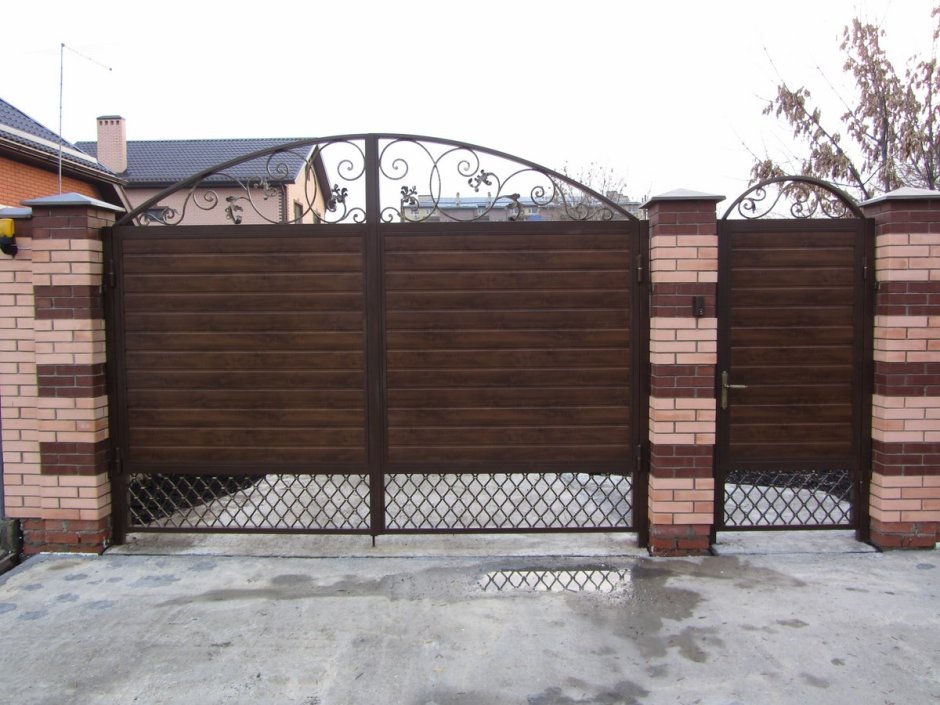 Ворота из профнастила горизонтально