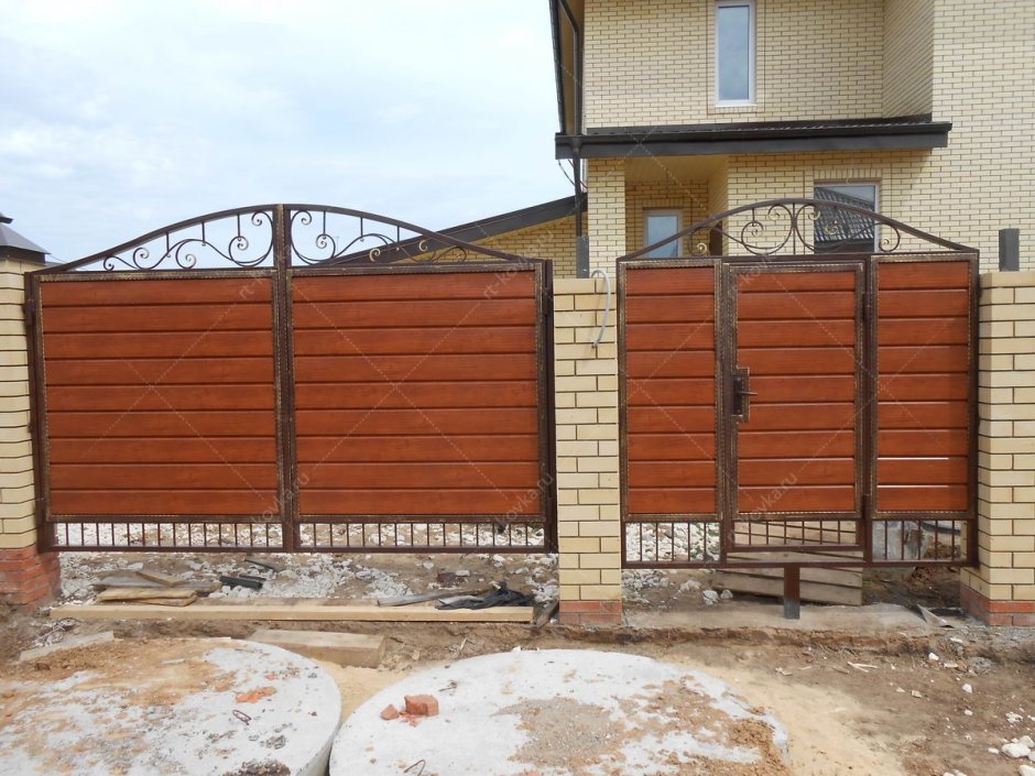 Ворота из металлосайдинга