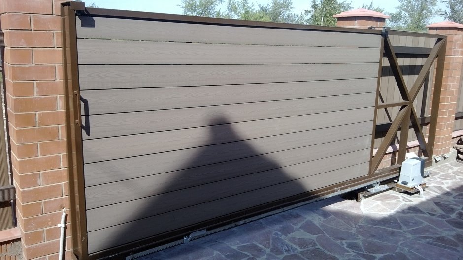 Откатные ворота из ДПК