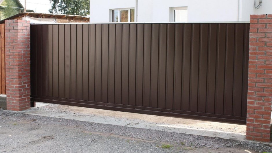 Откатные ворота с калиткой Дорхан