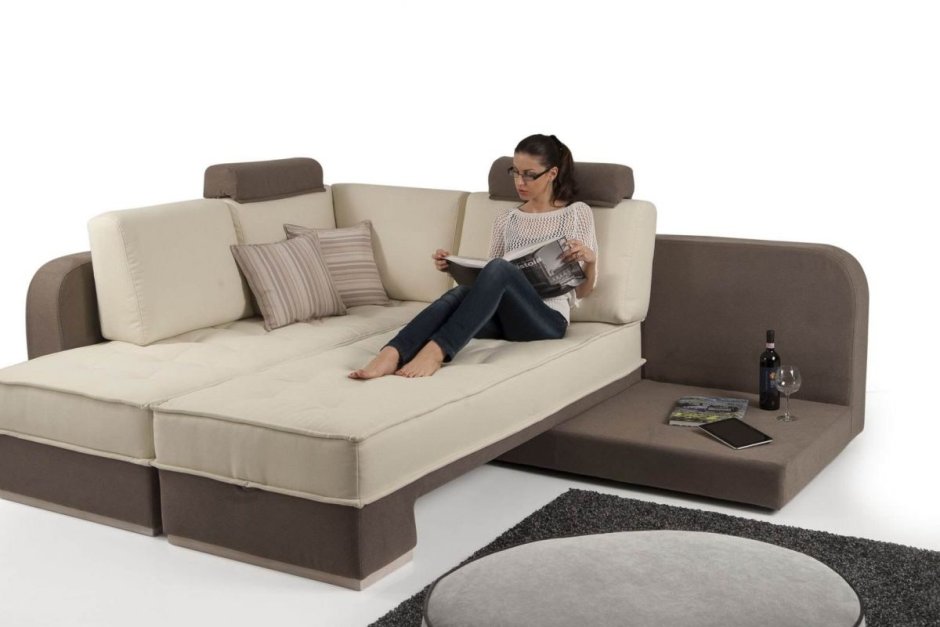 Диван с механизмом ножницы в гостинной