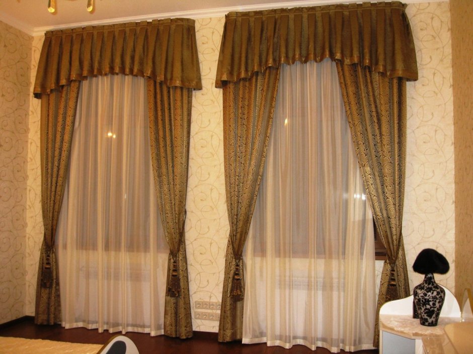 Шторы для маленьких окон в зале
