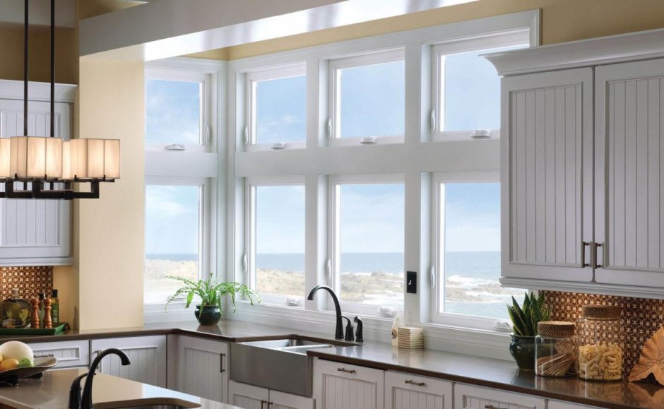 Кухня с французским балконом