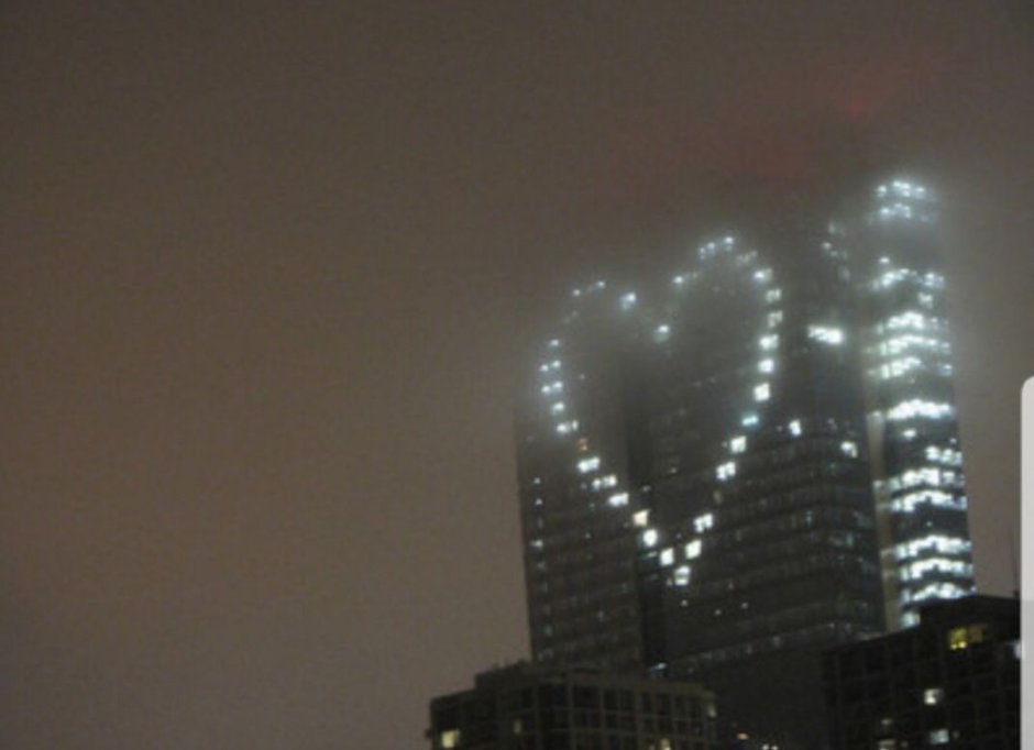 Сердечко на здании