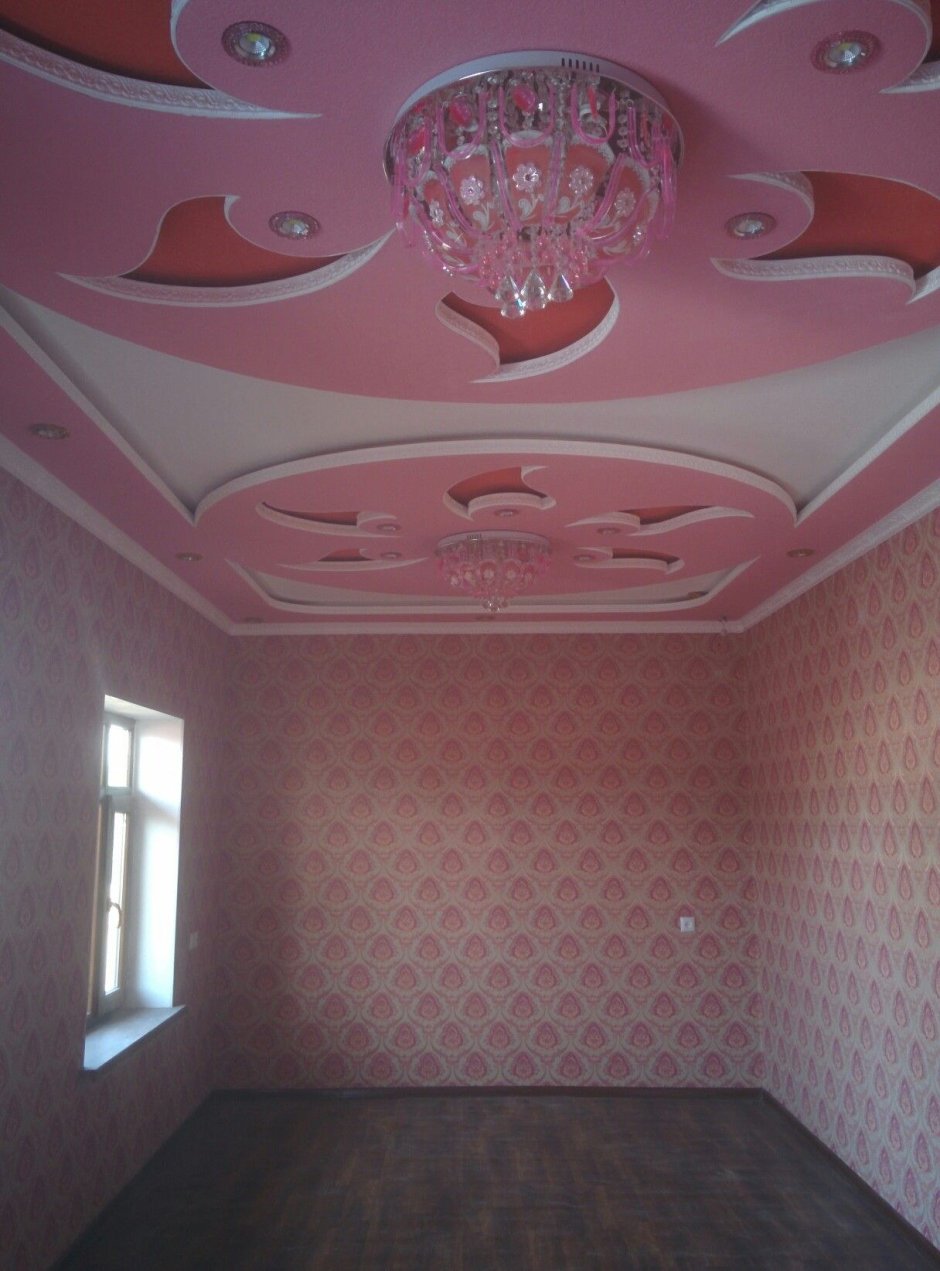 Потолок в спальне