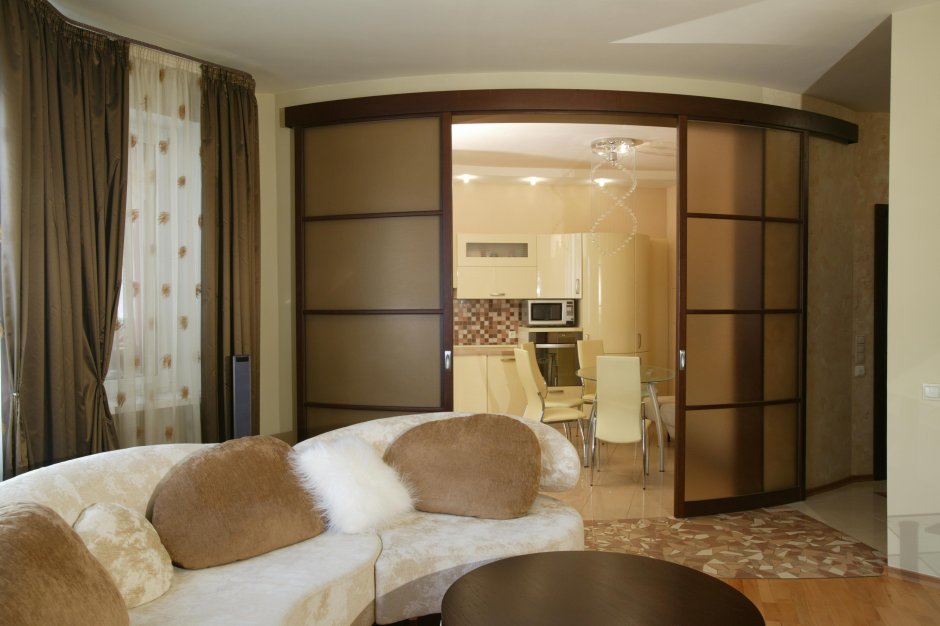 Дверь в кладовку