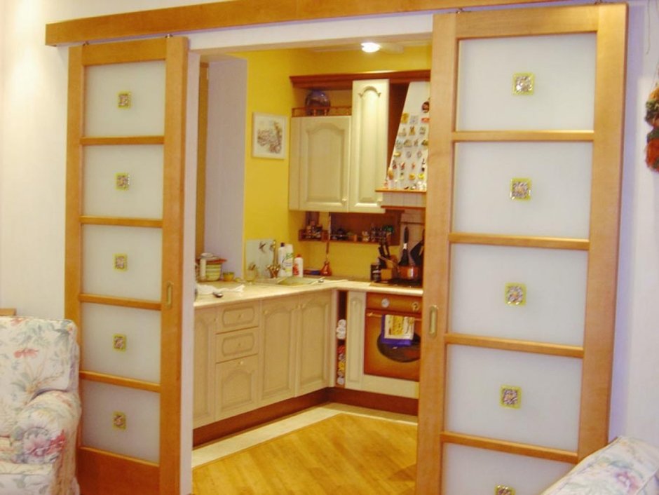 Классические межкомнатные двери в спальнях