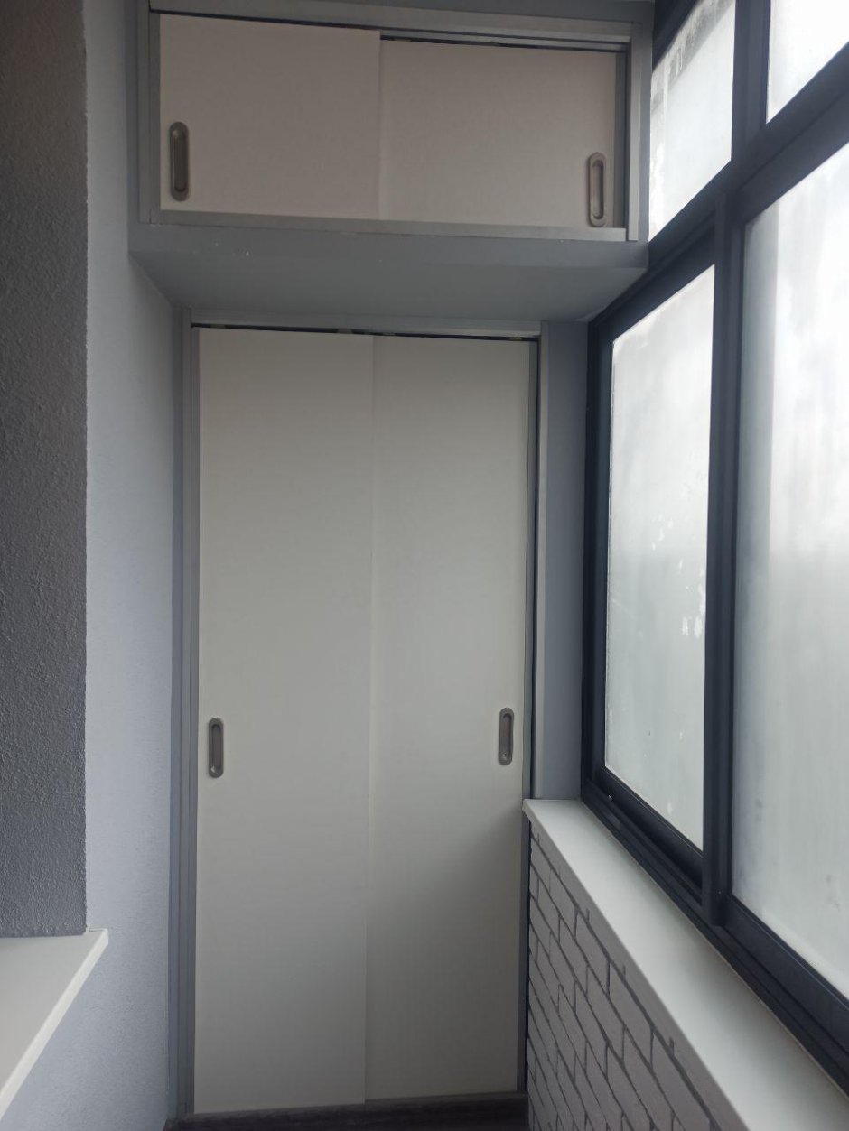 Шкаф под кондиционер на балконе