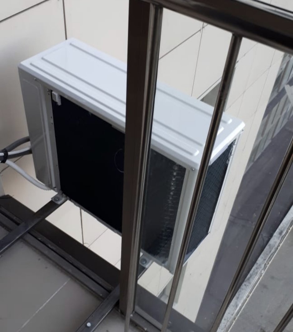 Крепление кондиционера на балконе