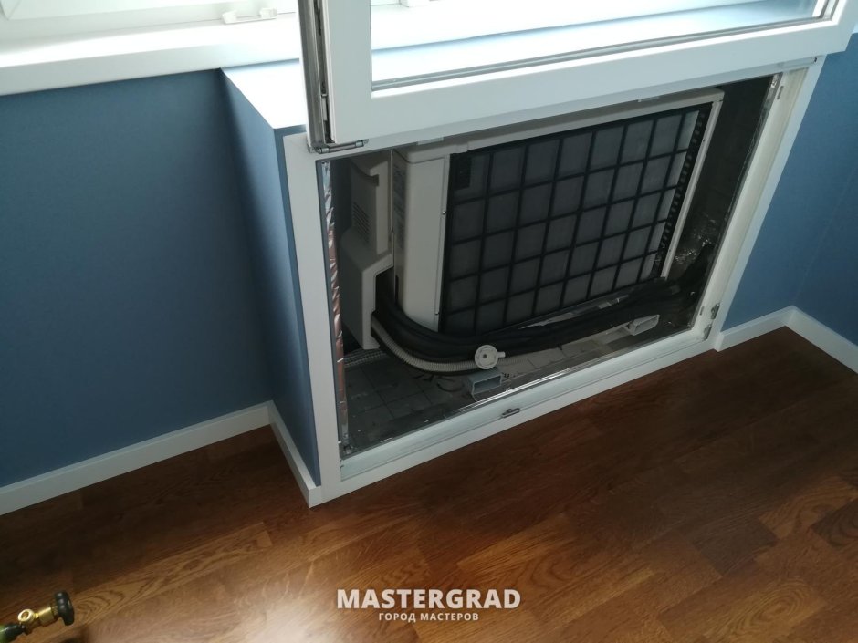 Наружный блок кондиционера на лоджии