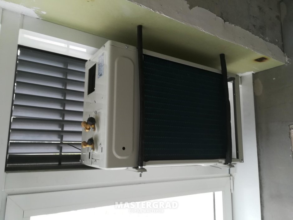 Внешний блок кондиционера сзади