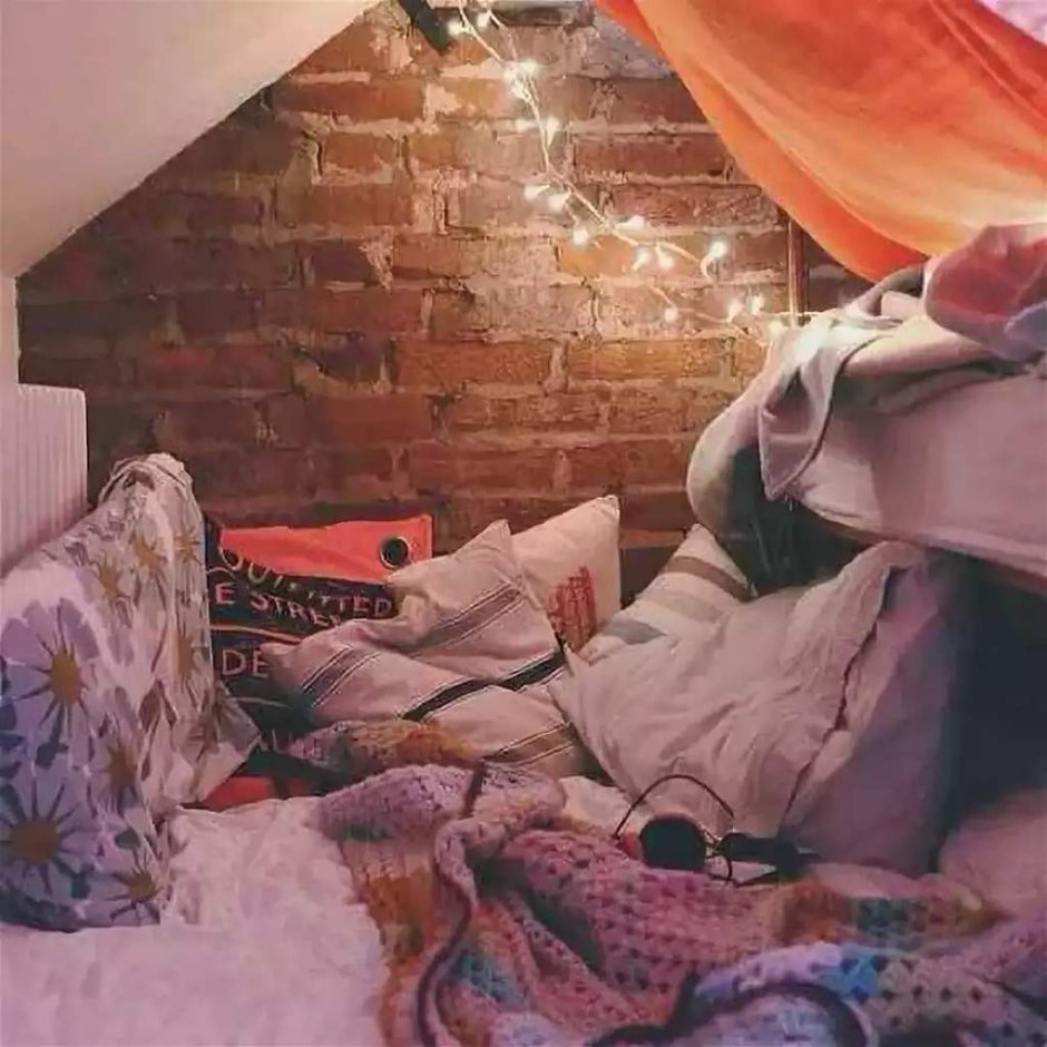 Эстетичный домик из подушек