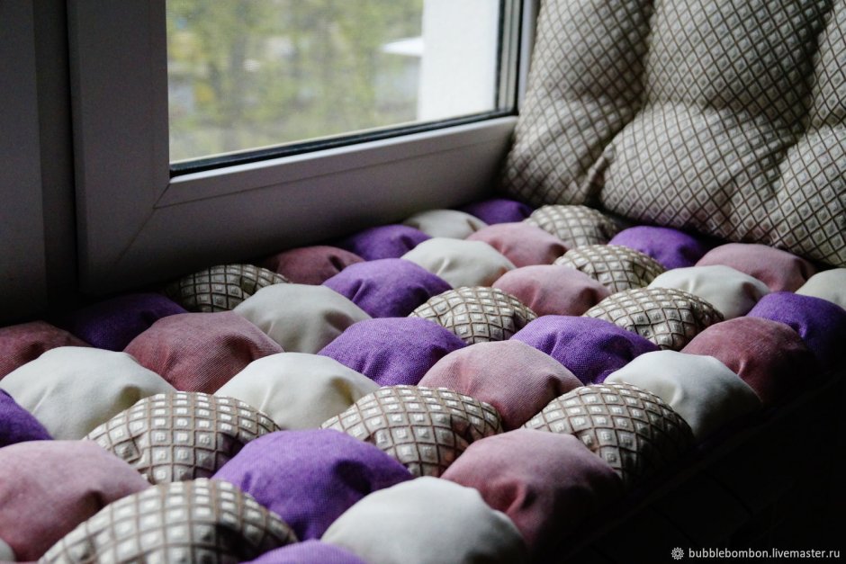 Декоративные подушки на подоконник