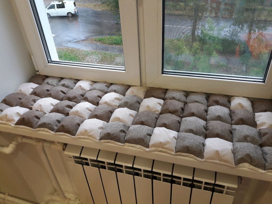 Подоконник лежанка