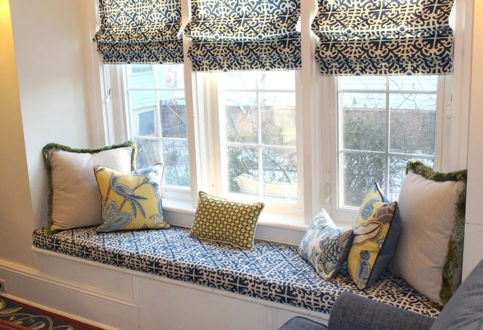 Подоконник диван