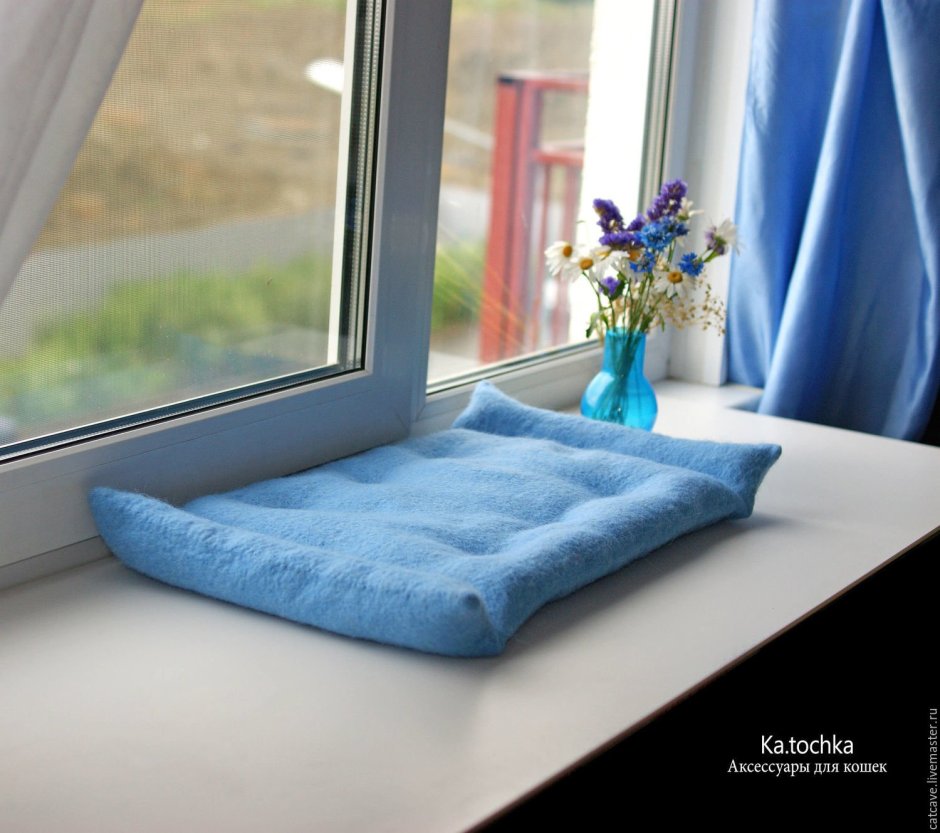 Подоконник лежанка