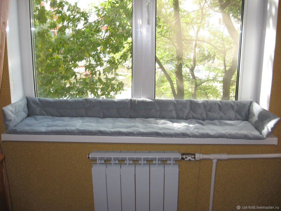 Подоконник лежанка