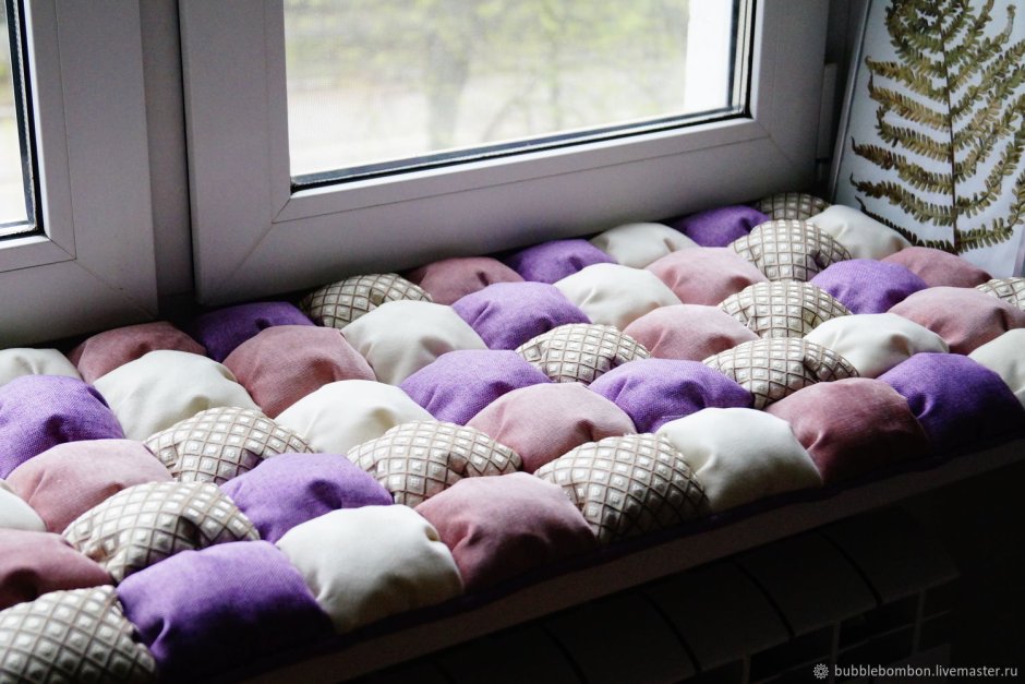 Подушка на подоконник