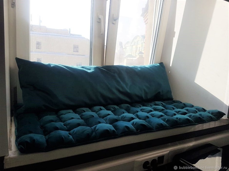 Подушка сидушка на подоконник