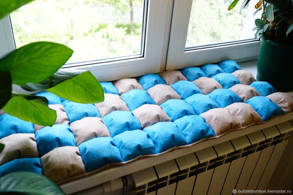 Пуфик на подоконник
