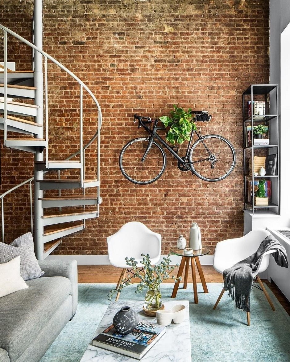 Фреска и кирпич в интерьере