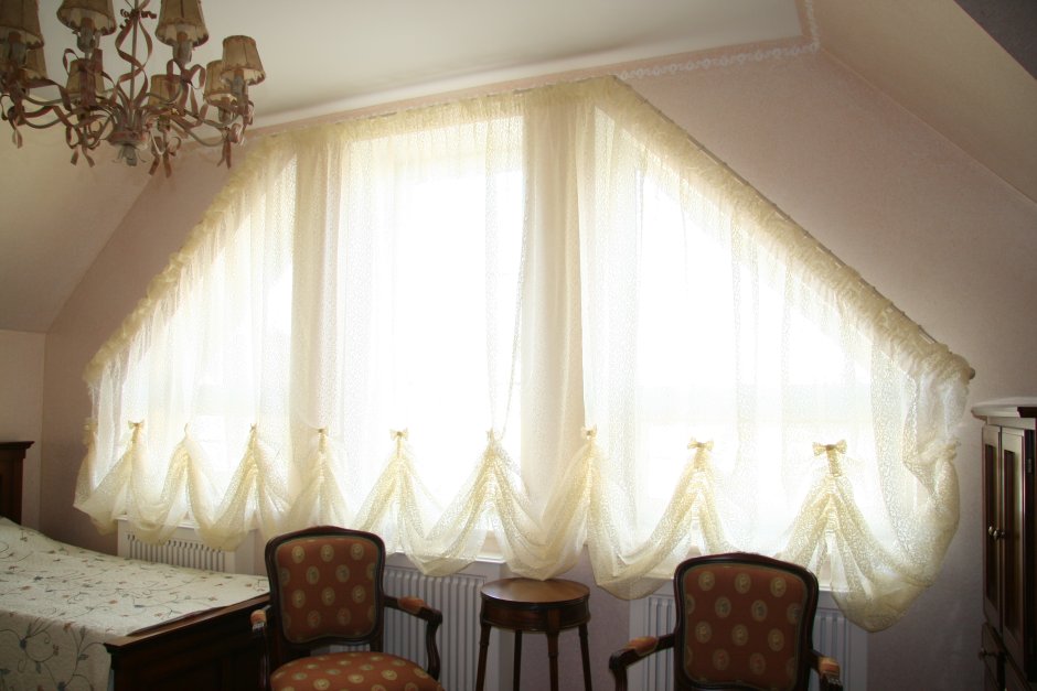 Шторы на трех угольные окна