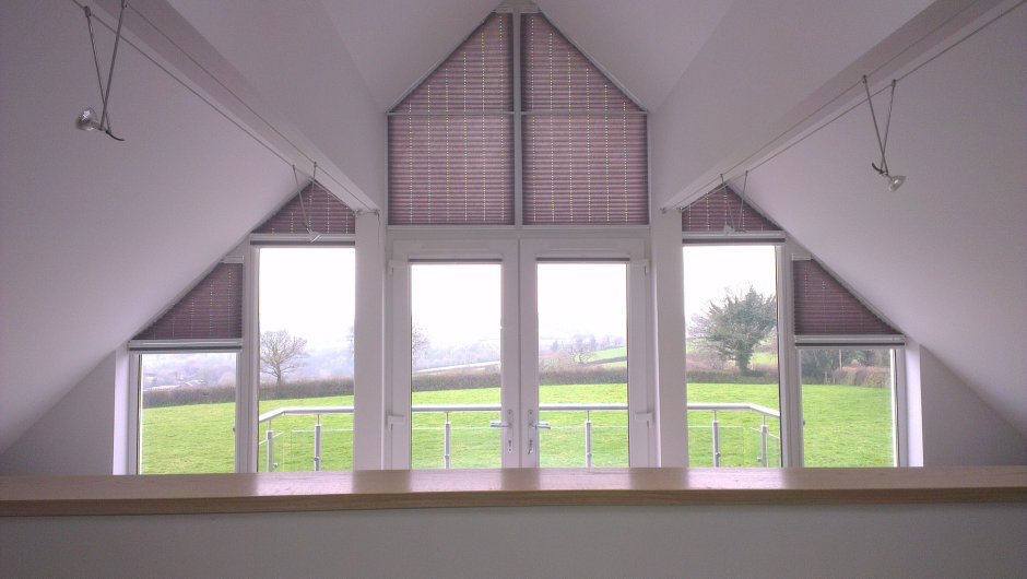 Шторы на треугольные окна