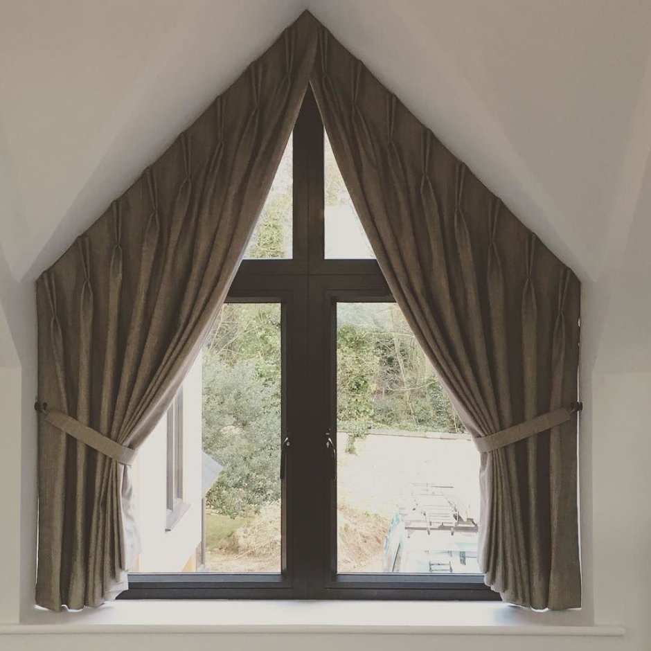 Шторы на мансарде