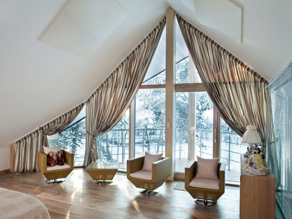 Шторы на трапециевидные окна