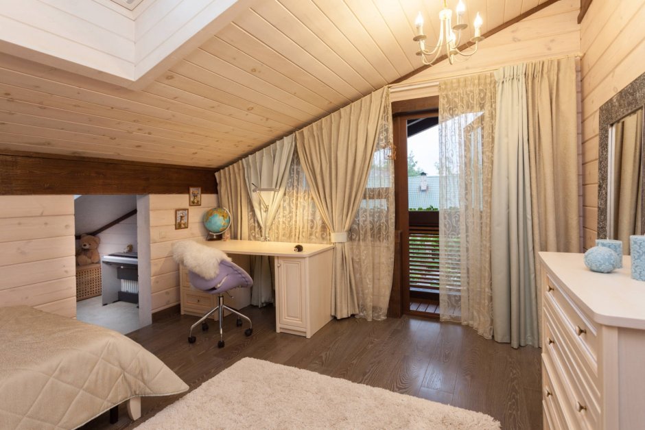 Шторы на скошенные окна